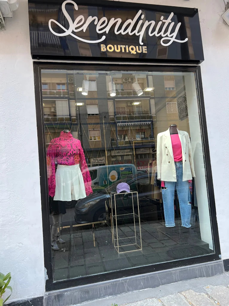 Moda donna Napoli 2025: new drop, street style e nuovi arrivi low cost