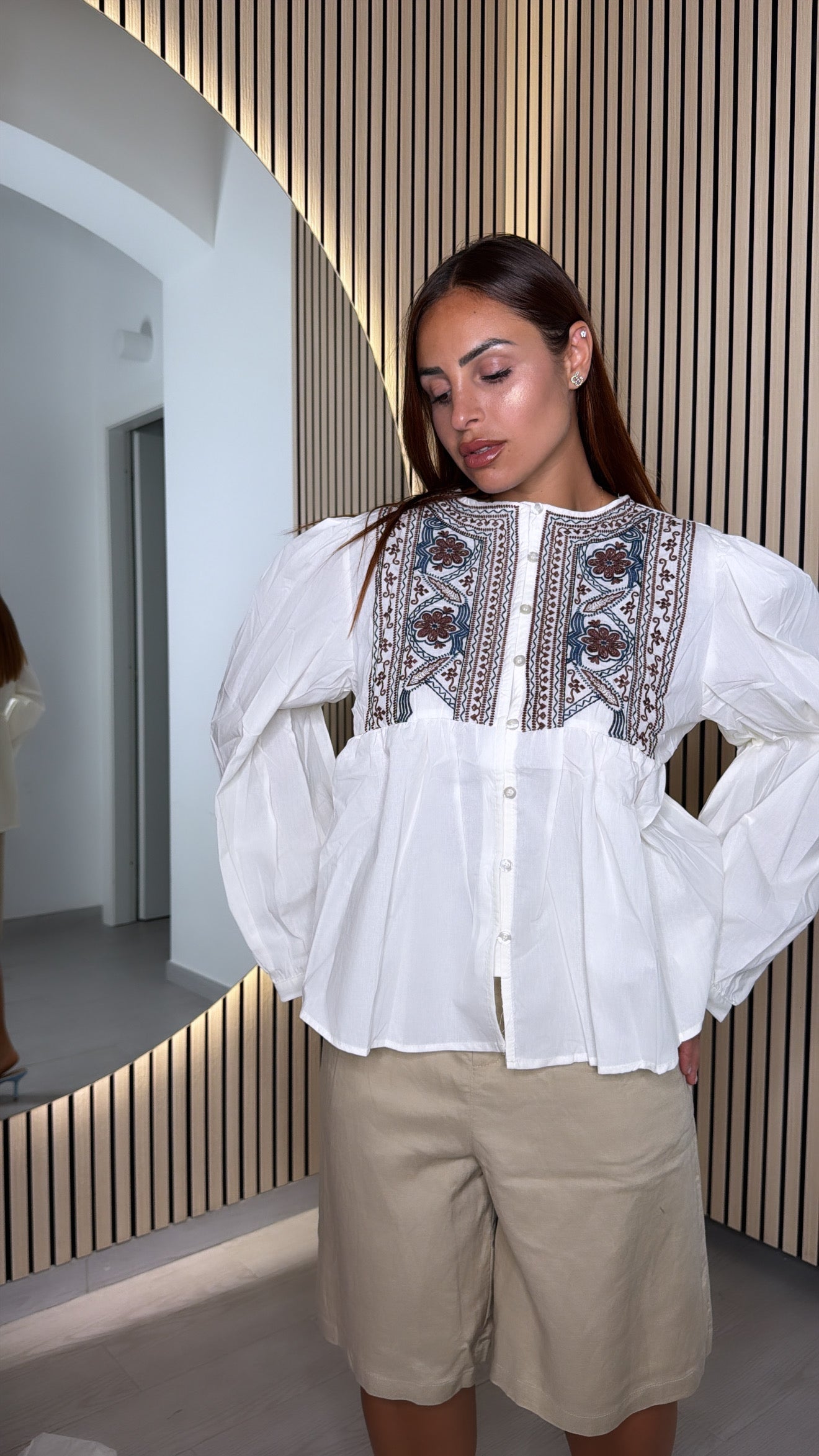 Camicia ricamo