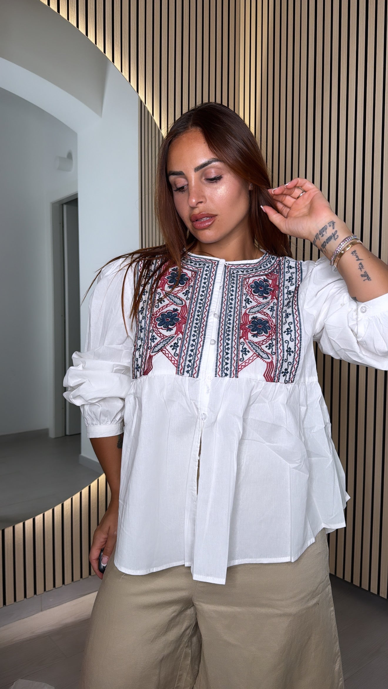 Camicia ricamo